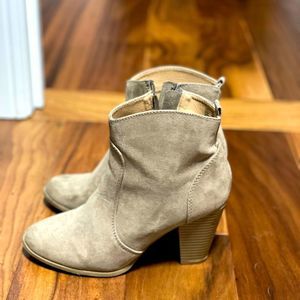 Express heeled boots